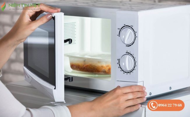 Lò vi sóng bị liệt phím bấm