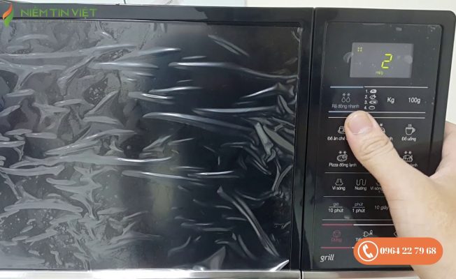 Lò vi sóng bị liệt phím bấm