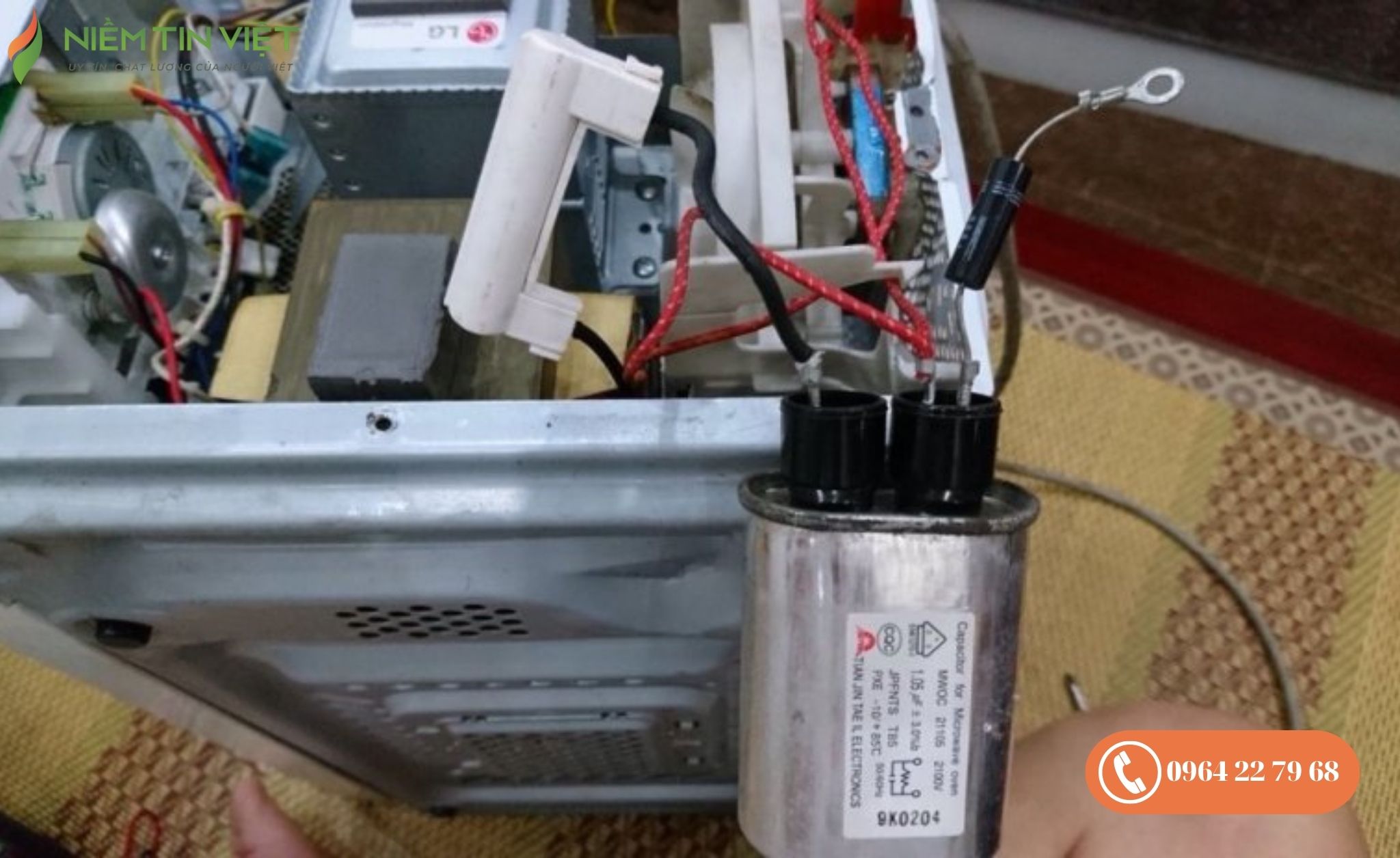 lò vi sóng bị đứt cầu chì