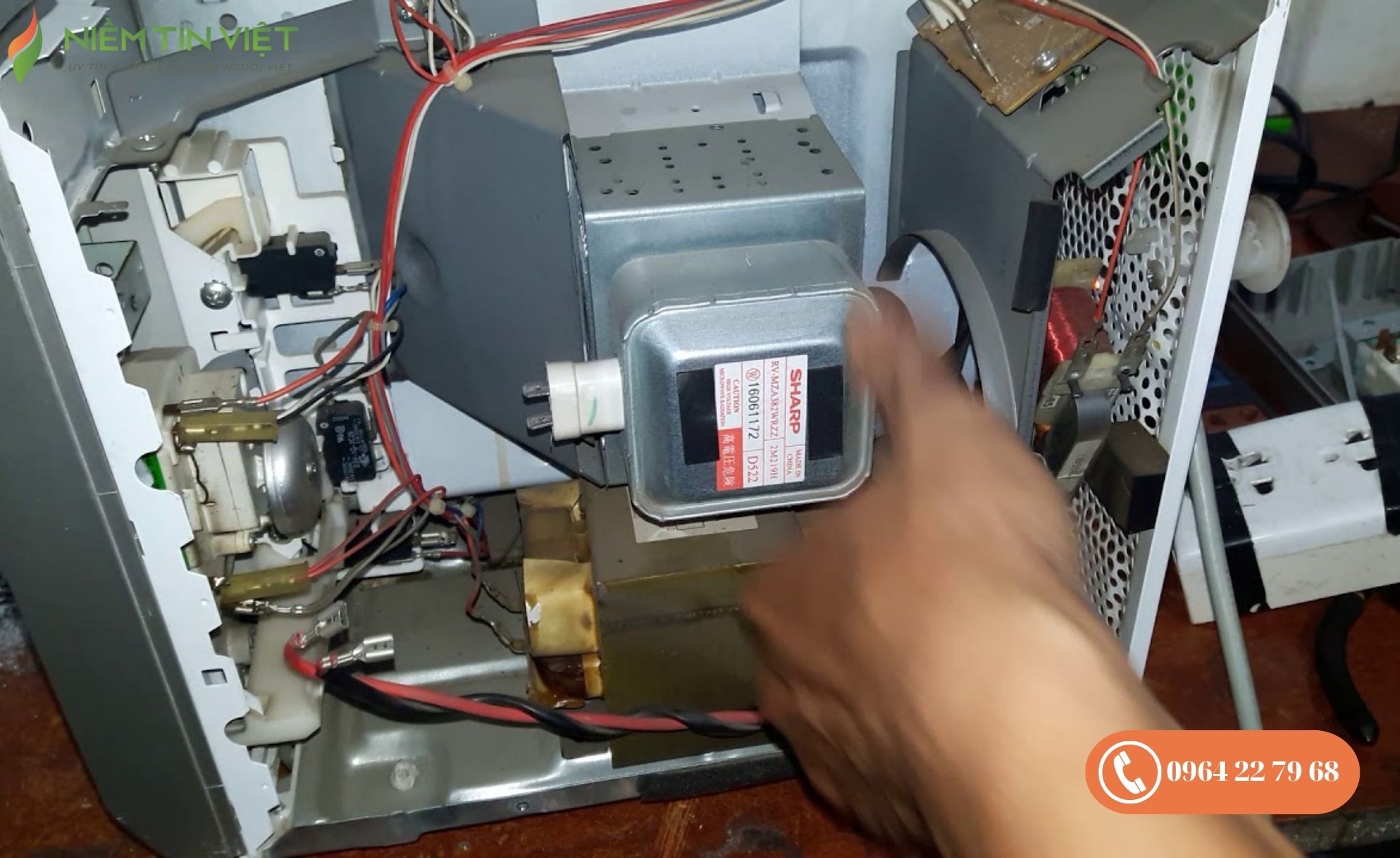 lò vi sóng bị đứt cầu chì