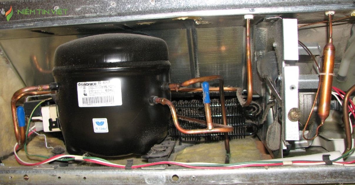 Lốc tủ lạnh không chạy