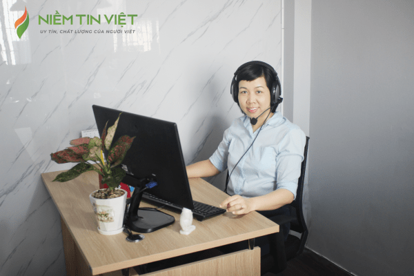 nhan vien tong dai dich vu may giat niem tin viet