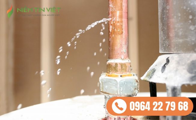 máy nước nóng lạnh kêu to