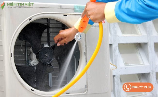 ve sinh cuc nong dieu hoa 5 » Điện Lạnh Niềm Tin Việt 2025 Vệ sinh chi tiết các bộ phận bên trong và kiểm tra hư hỏng của dàn nóng