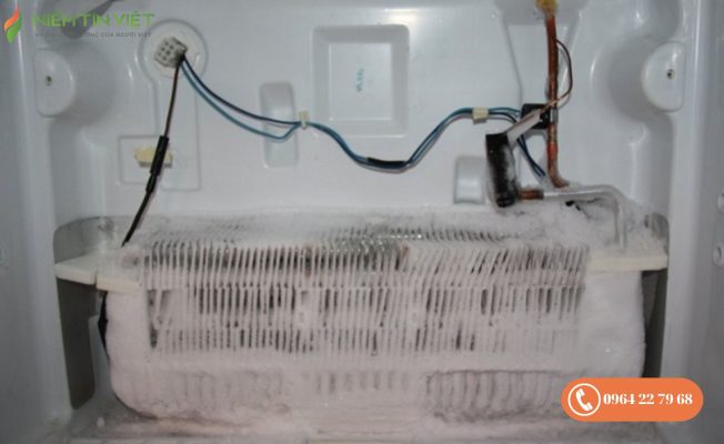 tu lanh lam lanh kem 4 » Điện Lạnh Niềm Tin Việt 2025 Bộ phận xả đá của tủ lạnh