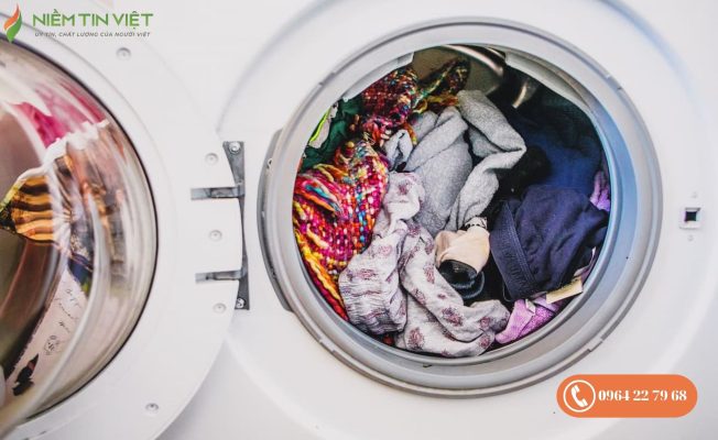 loi u4 may giat aqua 3 » Điện Lạnh Niềm Tin Việt 2025 Dồn quá nhiều quần áo trong 1 lần giặt có thể khiến lồng giặt bị nghiêng về 1 phía