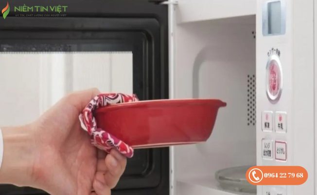 lò vi sóng Electrolux không nóng