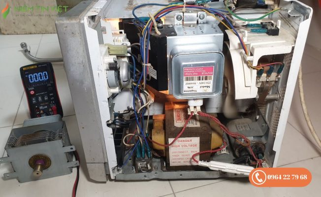 lò vi sóng Electrolux không nóng