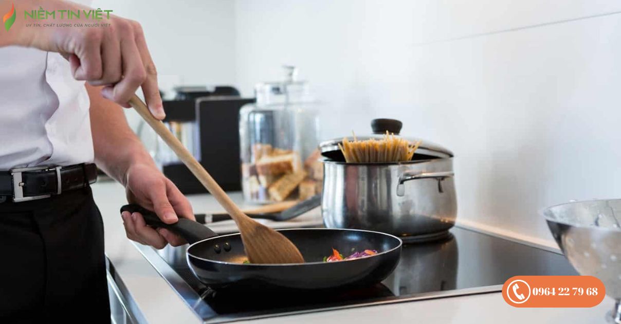 Bếp từ chạy nhưng không nóng