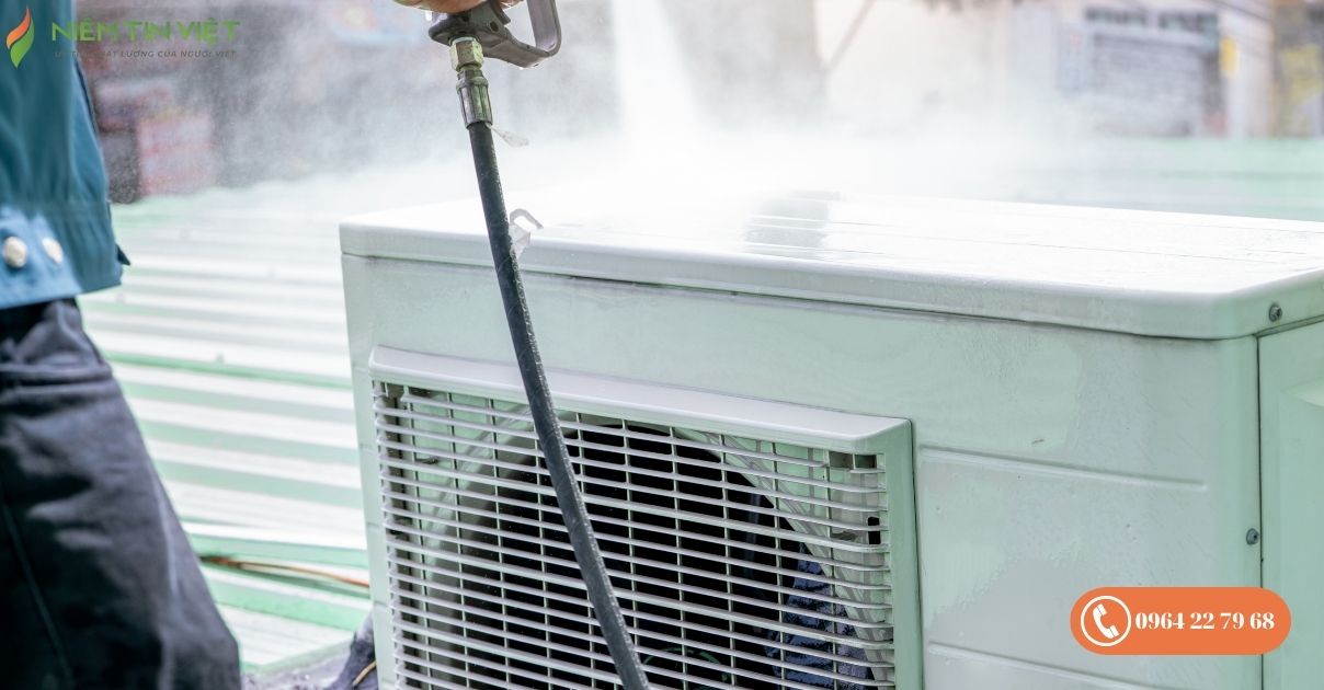 Cục nóng điều hòa kêu ù ù 