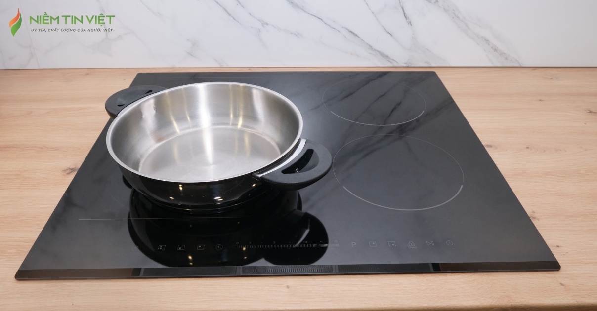 bếp từ bị ngắt liên tục