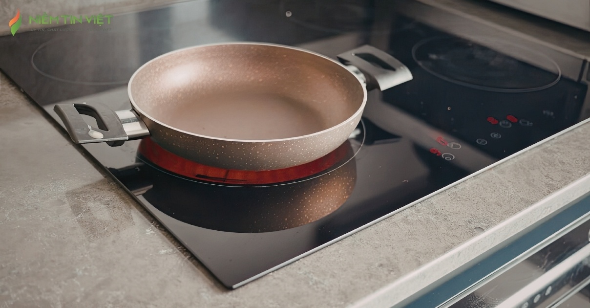 bếp từ bị ngắt liên tục