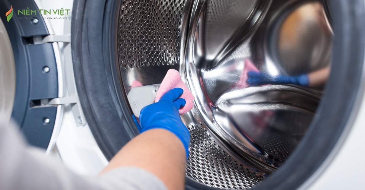 Máy giặt Aqua báo lỗi Lock End