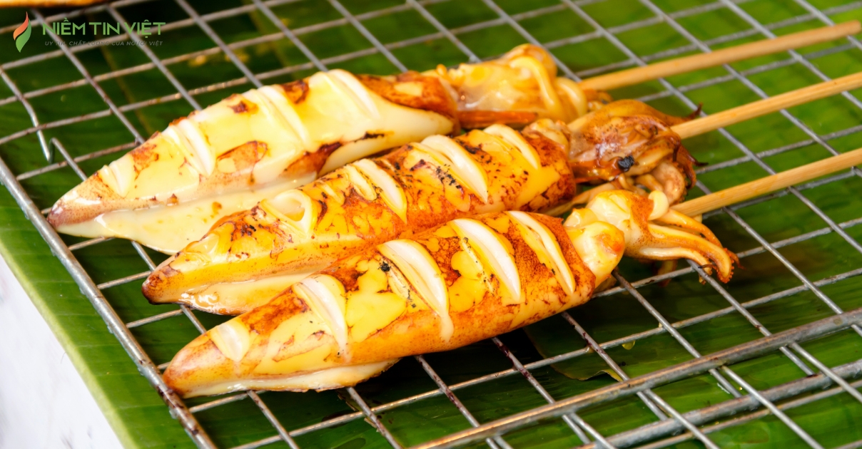 nướng mực bằng lò vi sóng