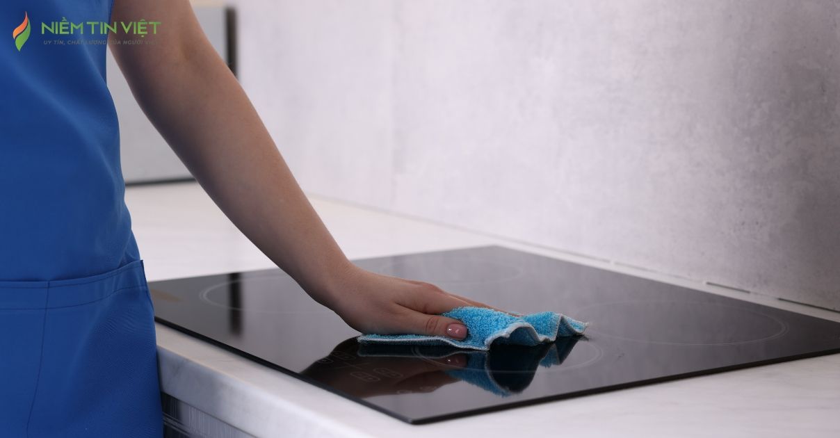 cách vệ sinh bếp từ